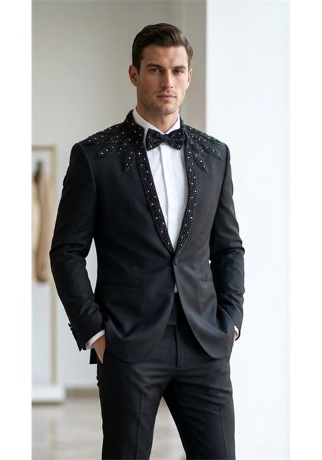 Abito da Cerimonia Uomo Luxury Total Black  Modello Smoking a Coreana con Cristalli e Gilet RAbin | Abiti | ABITO COREANO RICAMO BLUNERO